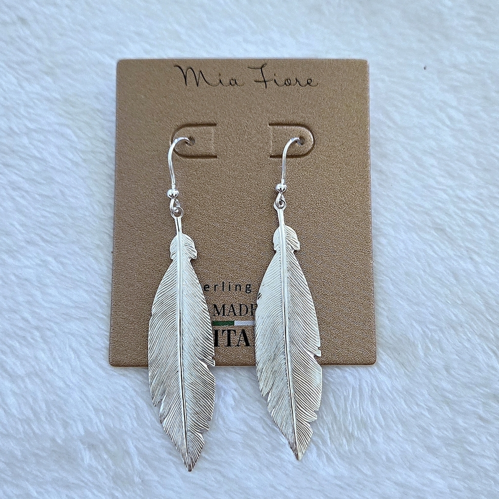 Mia Fiore Textured Silver🤍 Feather🪶 Earrings - Picture 3 of 16